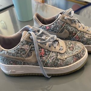 NIKE AIR FORCE 1. Limited edition. Multi color with Sequins. WMNS 6.5.